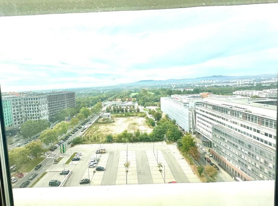 Free Car Parking Appartement- 25min To Downtown *